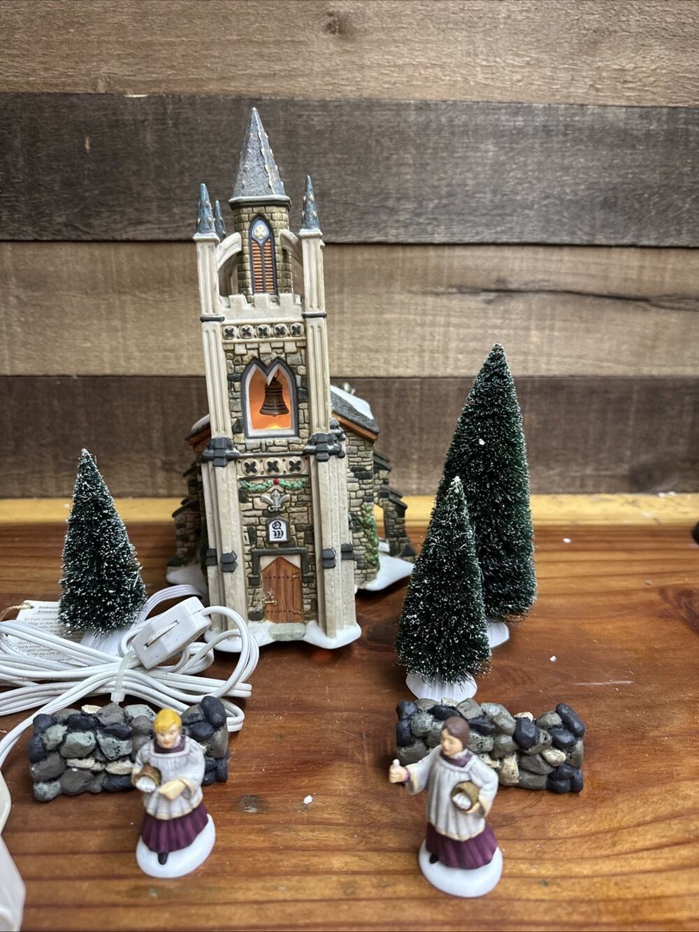 Dept 56 Dickens Village Serie 58485 Gift Set "Somerset Valley Church"-box